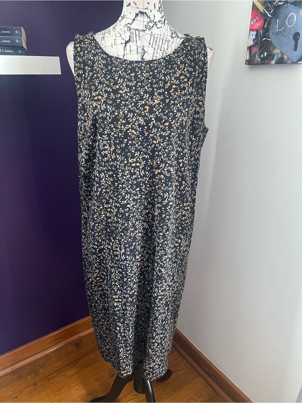 7 for $30 Isaac Mizrahi Black with Cream & Tan Speckle Maxi Skirt